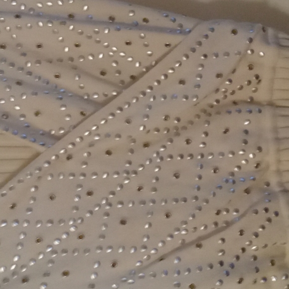 WR,M, ivory - Picture 2 of 3